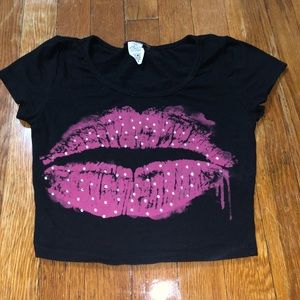 Black crop top with design